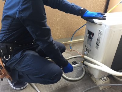 今年最後のエアコン工事